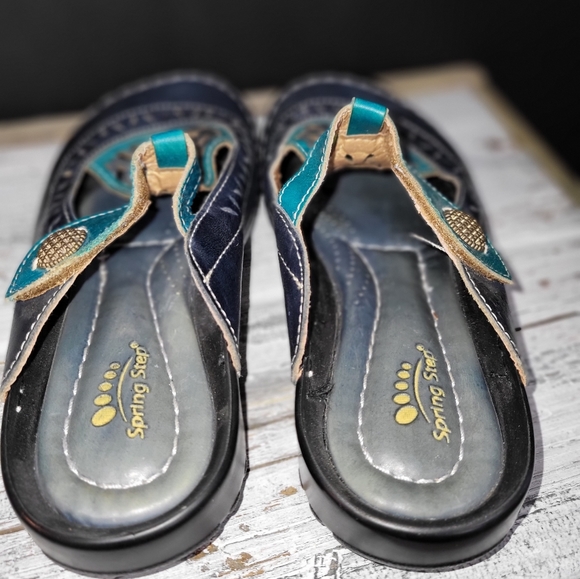 Spring Step Sandal - Picture 2 of 4